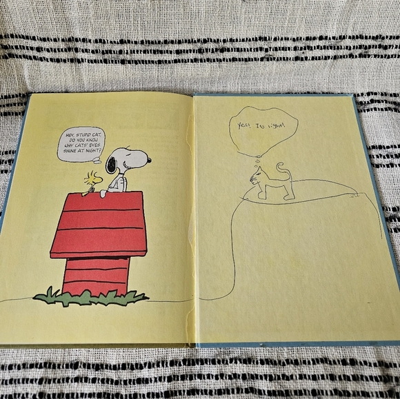 1981 Peanuts Charlie Brown’s CYCLOPEDIA Volume 2 Hardcover Book Funk Wagnalls - Picture 5 of 6